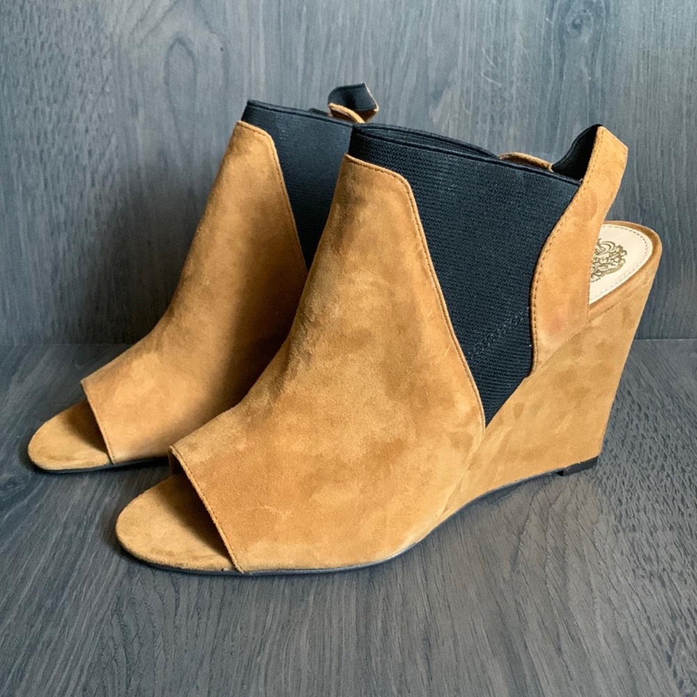 Vince Camuto women’s tan suede wedge heels size 8M